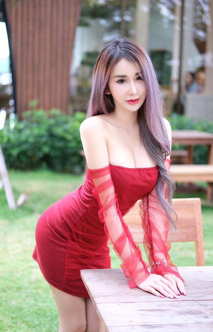 วาร์ป น้องพลอยใส นางแบบสาวสุดแซ่บ ดีกรีความฮอตไม่ธรรมดา 12