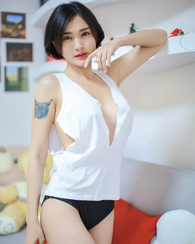วาร์ป น้องพลอย เพ็ญนภา สาวน้อยเหล็กดัดฟัน อกคัพ E สุดเร่าร้อน 1