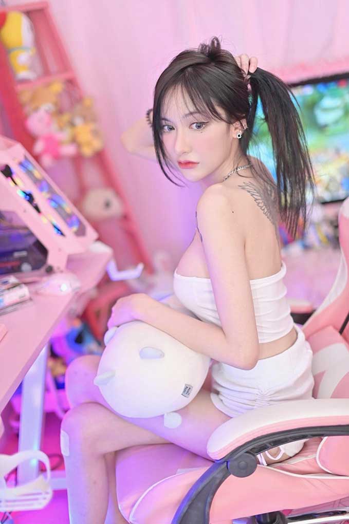วาร์ป น้อง iyarin สาวสตรีมเมอร์หุ่นแซ่บ เสน่ห์เย้ายวนโดนใจ 6